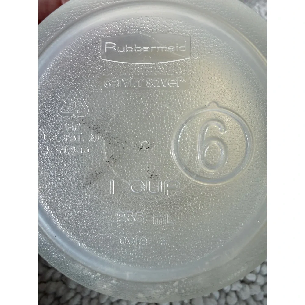 Rubbermaid Servin Saver Vintage Food Storage Set 6 Cup and‎ 1/2 Cup Almond Lids